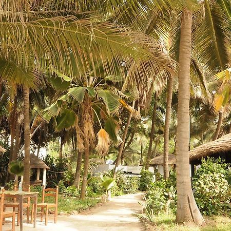 Leybato Beach Hotel Fajara Eksteriør billede